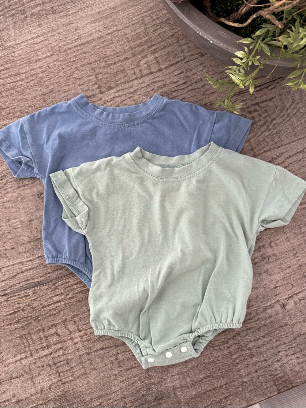 Amazon bubble onesies set size 0-3 months blue and green